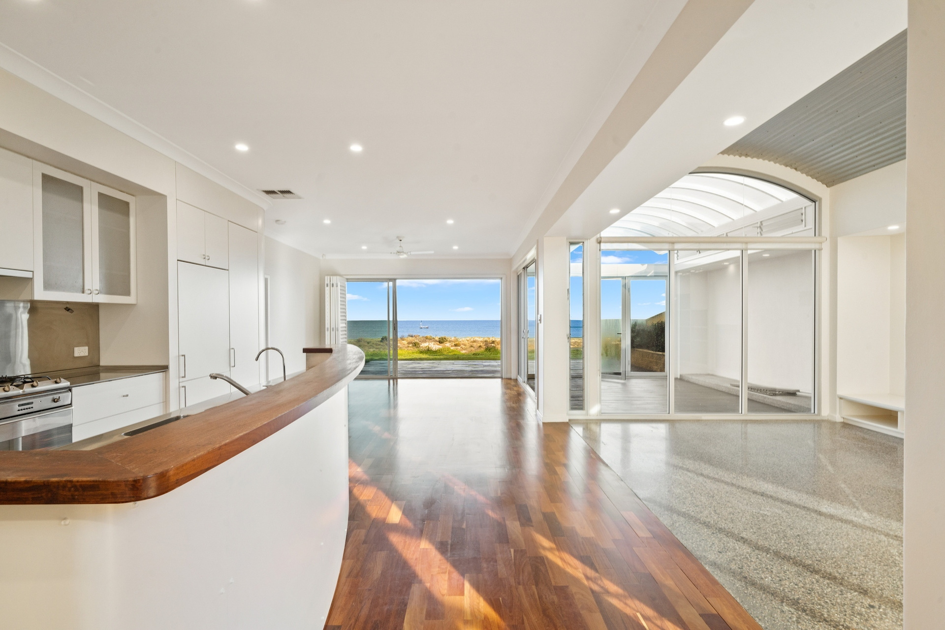 43 Seaview Road, Tennyson Leased by Giordano & Partners - image 1