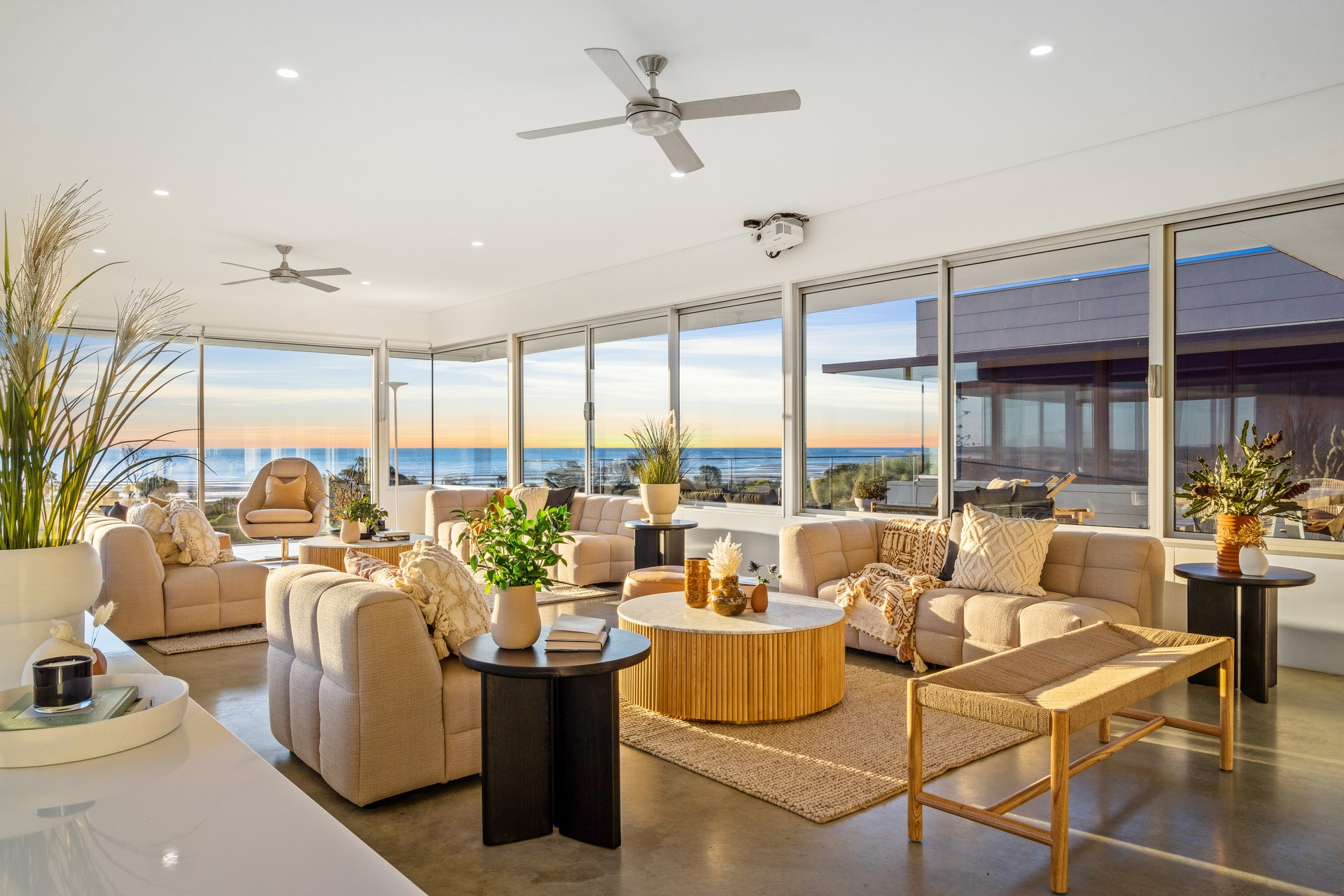 400 Coopers Beach Road, Nalyappa Sold by Giordano & Partners - image 2