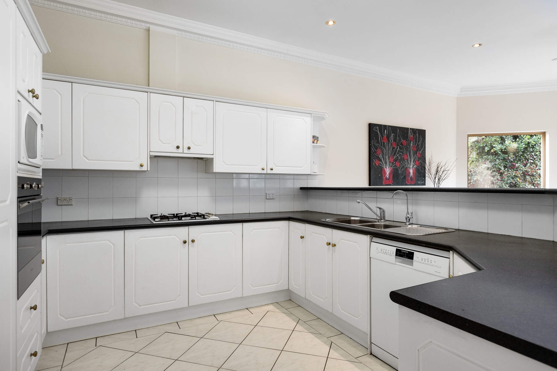 10 Louisa Street, Goodwood Sold by Giordano & Partners - image 7