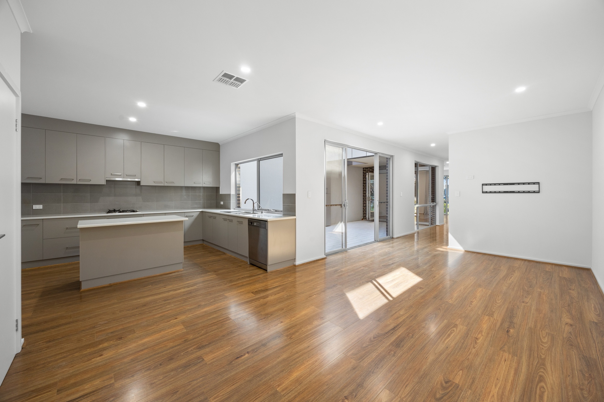 5 Bradley Terrace, Lightsview Leased by Giordano & Partners - image 4