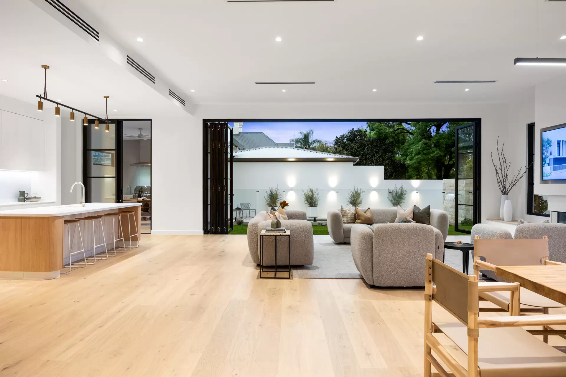 6 Winchester (corner First Avenue) Street, St Peters Sold by Giordano & Partners - image 12