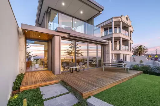 140 Esplanade, Brighton Leased by Giordano & Partners