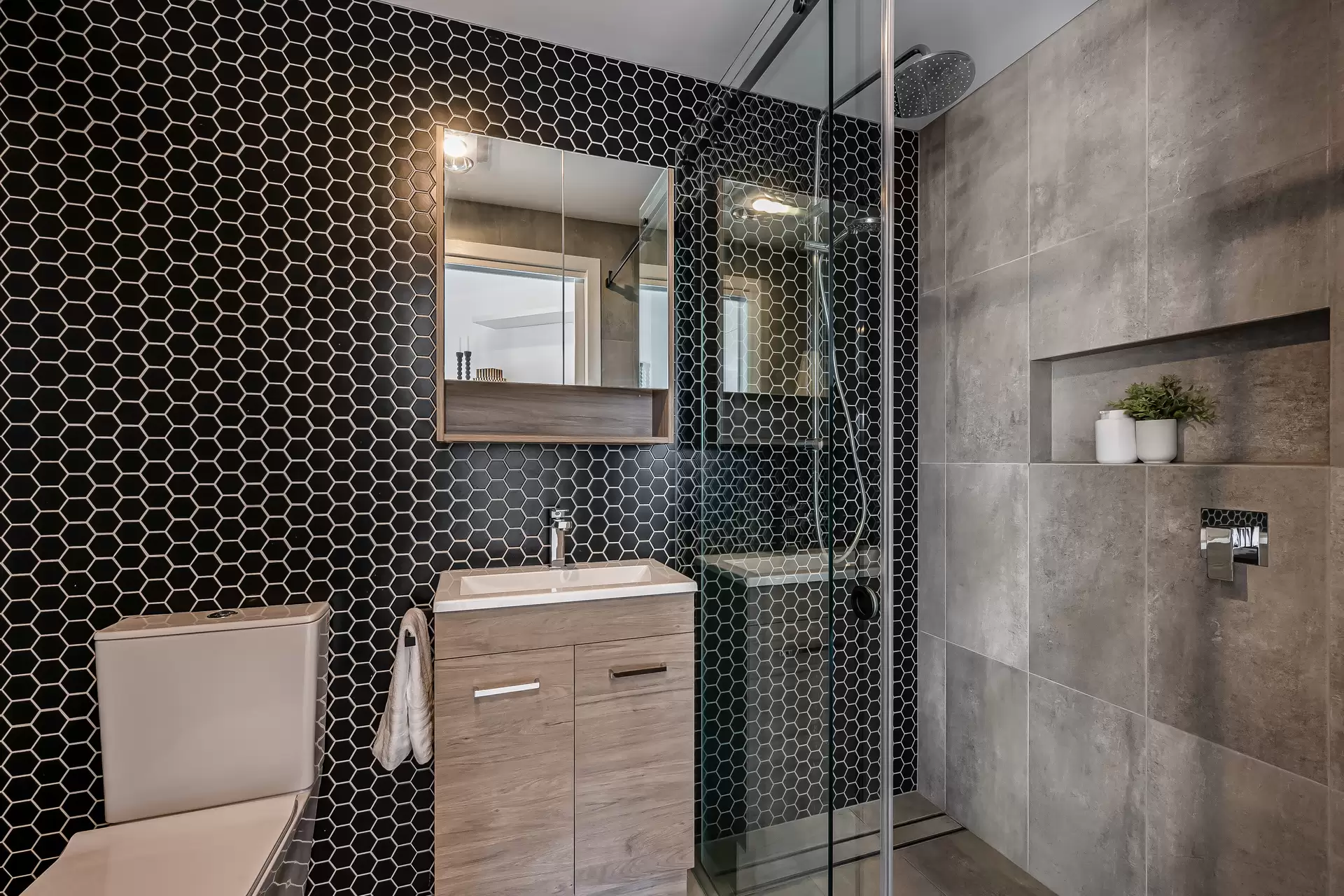 2 Riviera Court, Pasadena Leased by Giordano & Partners - image 16