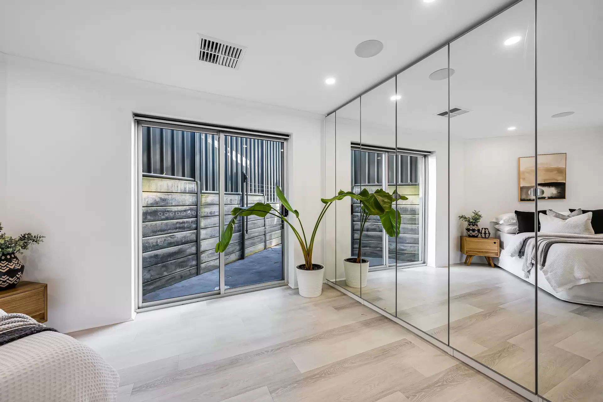 2 Riviera Court, Pasadena Leased by Giordano & Partners - image 20
