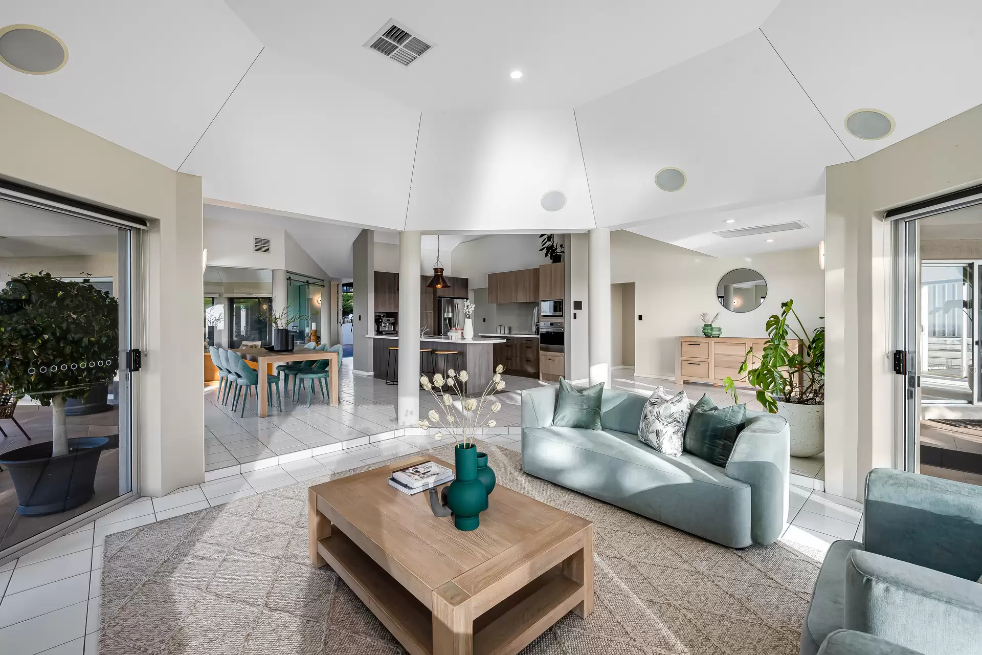 2 Riviera Court, Pasadena Leased by Giordano & Partners - image 4