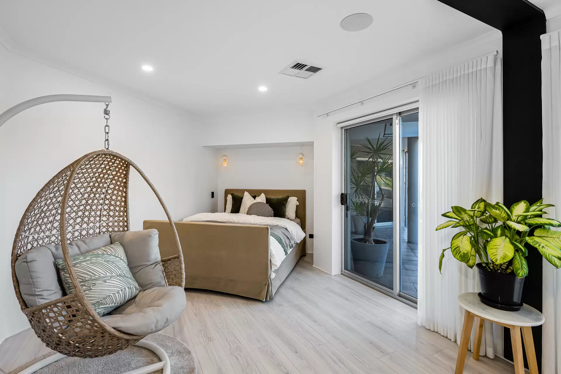2 Riviera Court, Pasadena Leased by Giordano & Partners - image 19