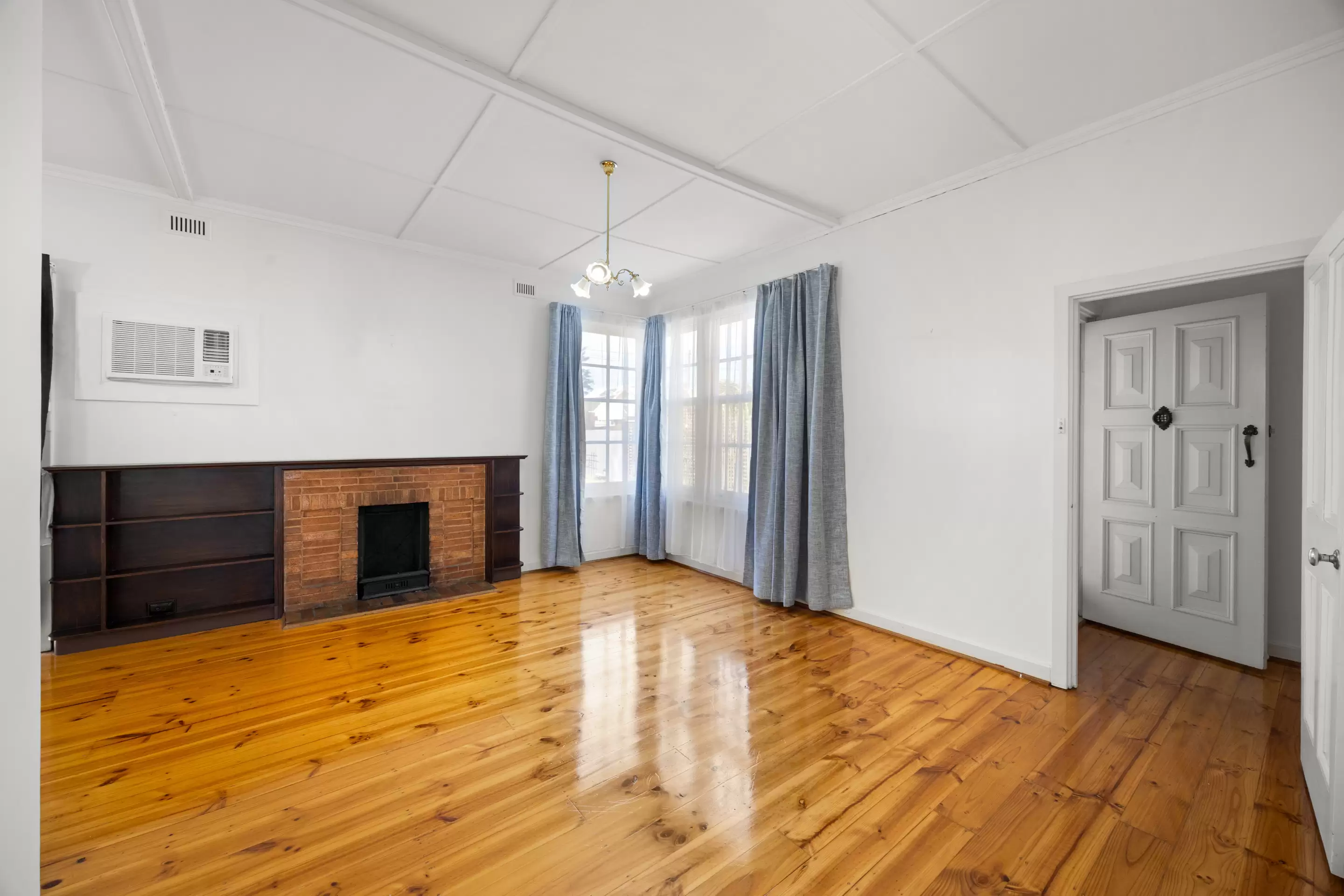 10 Eglington Avenue, Black Forest For Lease by Giordano & Partners - image 2